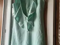 Платья