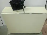 Стол-книга новая.