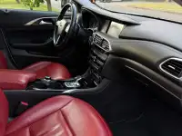 Infiniti QX30 2016, фотография 11