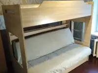 Кровать двухъярусная с диваном