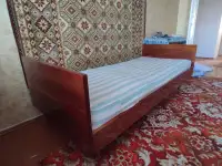Кровать с матрасом