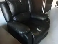 Кожаное кресло бу