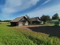 Продажа дома в деревне с хоз. Постройками и большим огородом. Рядом озеро с рыбой и лес с ягодами и грибами., фотография 5