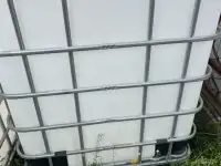 Еврокубы белого и черного цветов в металлической окантовке, фотография 2