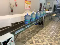 Ленточный конвейер для транспортировки 19л бутылок, фотография 2