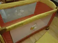 Кроватка - манеж