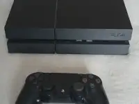 PlayStation 4. В хорошем состоянии.