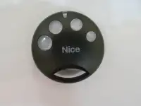 Пульт ДУ для автоматики ворот, шлагбаумов Nice Smilo 4 SM4, фотография 2