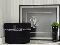 Корзина для хранения с крышкой.