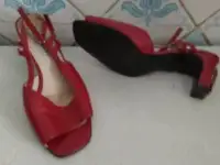 Босоножки женские кожаные, красные