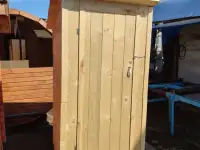 Уличный туалет деревянный