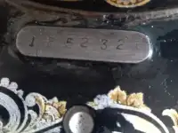 продать винтажную швейную машинку, фотография 2