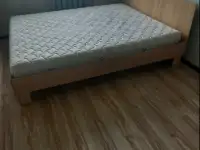 Кровать и матрас