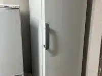 Продам морозильник Indesit