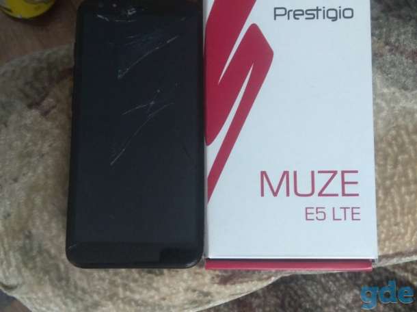 Prestigio Muze E5 LTE, фотография 1