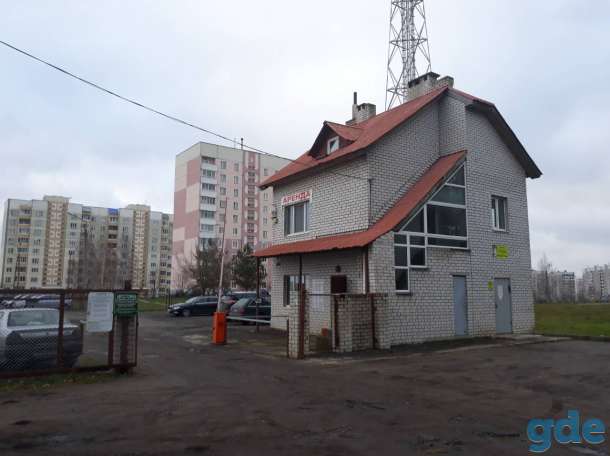 Работающая фирма (автостоянка), фотография 1