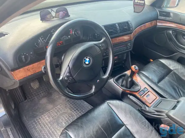 Автомобиль BMW 5-Series, фотография 2