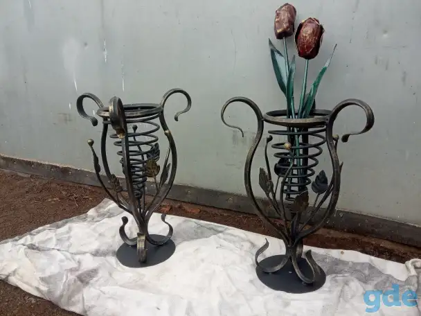 Вазы и розы ритуальные, фотография 2