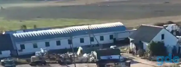 Снять ГАРАЖ или БОКС для золотых/серебряных рук. ЦЕХА под СТО! Ворота до 4,5  метра. Аренда на популярной автобазе. Рабо, фотография 1