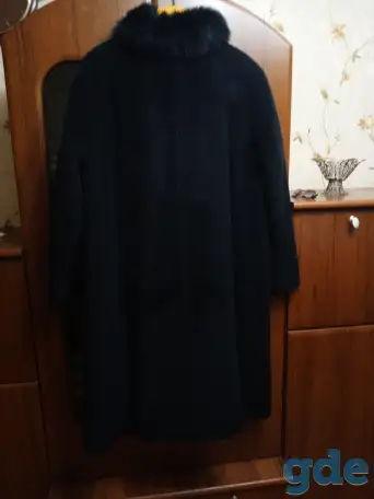 продам недорого женские зимние вещи: пальто с воротником из натурального меха, фотография 1