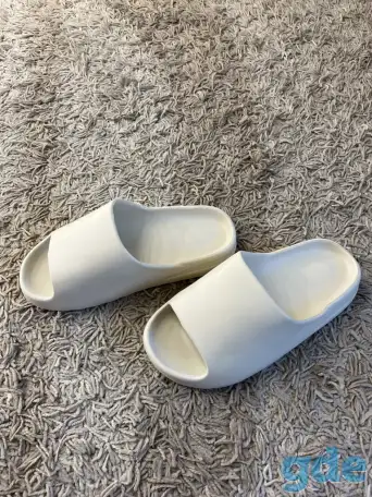 Сланцы Adidas Yeezy Slide, фотография 2