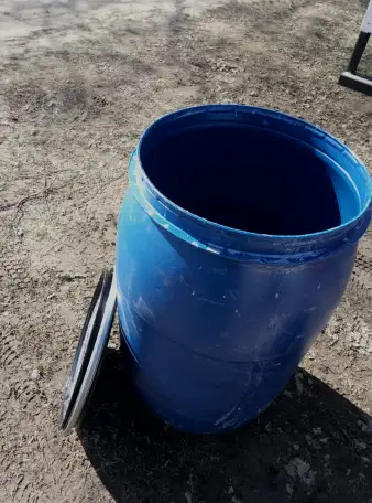 Бочка пластмассовая 240л бу. крышка обруч. для воды тех жидкостей, септик, мусор. Отличное состояние., фотография 1