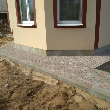 Укладка тротуарной плитки, благоустройство территории, ландшафтный дизайн, отмостка, дорожки, стоян, фотография 6