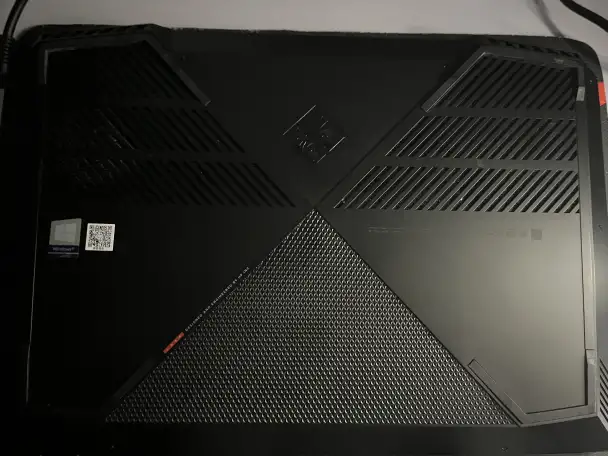 Игровой ноутбук HP OMEN 15-dc1057, фотография 1