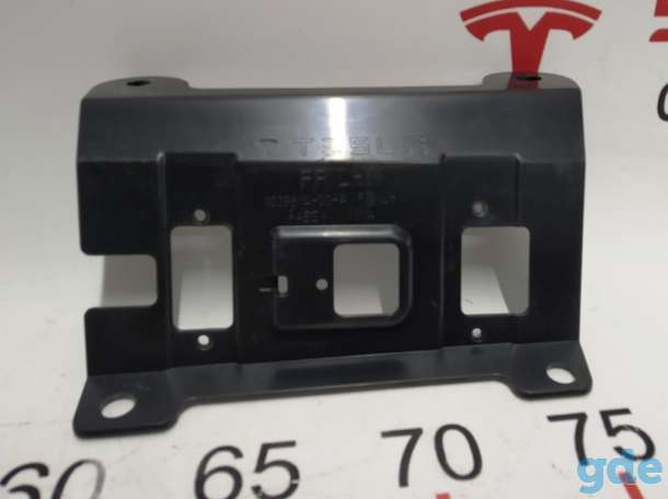 Зап. части для авто Tesla. Кронштейн крепления блока управления стеклопод. и зеркалами двери передней левой Tesla model, фотография 2