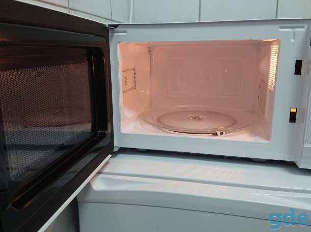Микроволновая печь Midea EM720CKE, фотография 3