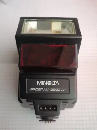 Фотовспышка Minolta Program Flash 2800AF Вспышка оснащена светодиодным прожектором подсветки системы автофокусировки, фотография 5