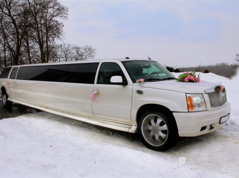 Прокат лимузинов Lincoln Town Car и джипа Cadillac Escalade лимузина в Гомеле., фотография 1