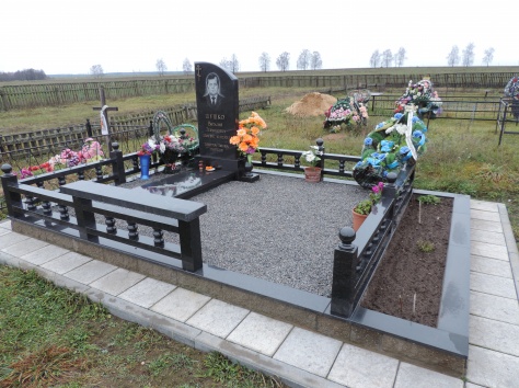 Памятники, ограды, плитка, цветной щебень в Могилеве, фотография 3