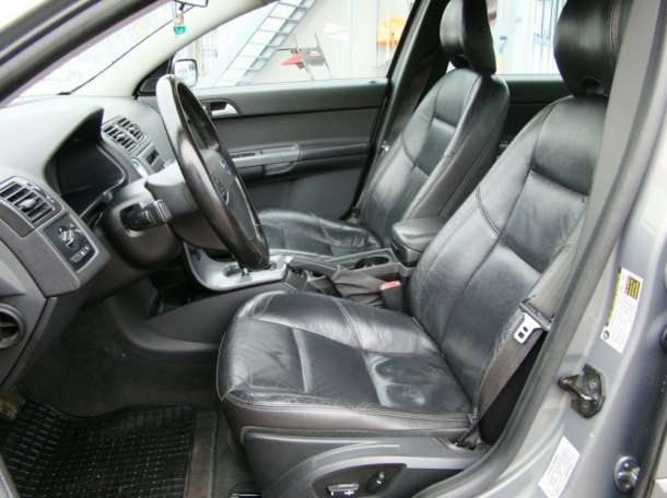 Роскошный Volvo S40 2.4 i, фотография 8