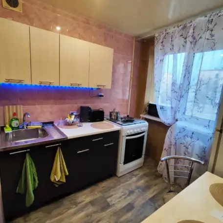 Уютная квартира на сутки в центре Жодино, Пер.Автозаводской 2, фотография 2
