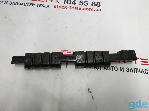 Зап. части для авто Tesla. Проставка накладки порога переднего правого Tesla modelHM3, LOWER A, фотография 4