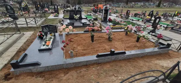 Памятники из чёрного и цветного гранита.Благоустройство, фотография 1