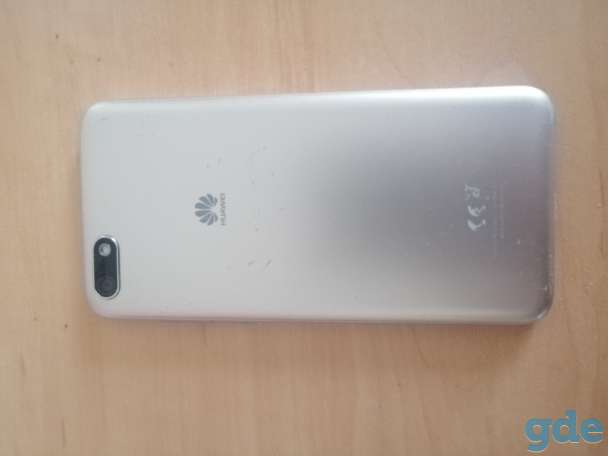Продам мобильный телефон хуавей Y5 2018 года, фотография 3