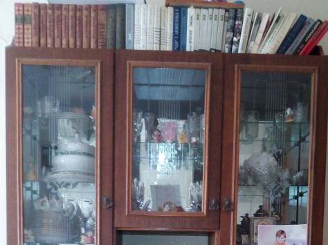 продам сервант, фотография 1