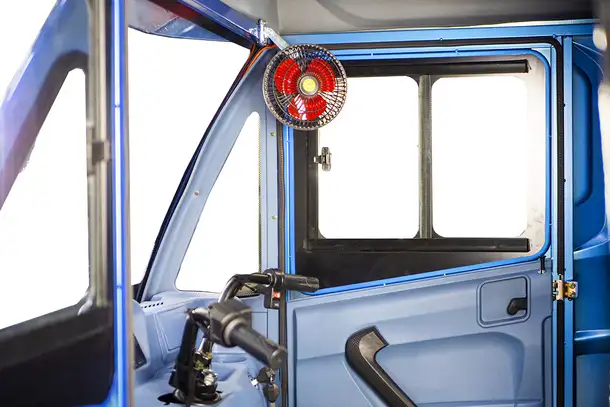 Грузовой электротрицикл rutrike карго кабина универсал 1500 60v1000w, фотография 2