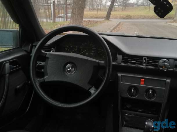 Продажа авто Mercedes-Benz E-Class, фотография 4