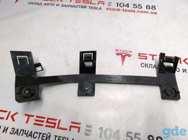 Зап. части для авто Tesla. Передняя направляющая фары правой Tesla model XFF MX BRKT HEADLAMP IN, фотография 1