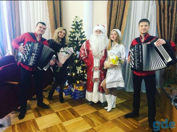 Дед Мороз и Снегурочка, фотография 1