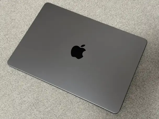 MacBook Air 13 M3 16/512 Space Gray, фотография 1