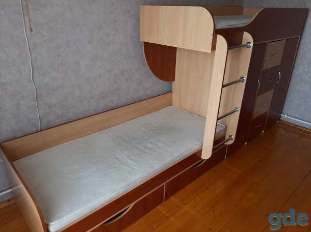 Продам двухъярусную кровать со встроенным шкафом, фотография 3