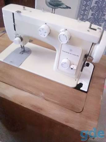 Продам швейную машинку чайка 2м, фотография 1
