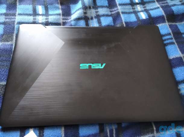 Ноутбук Asus m570dd, фотография 3