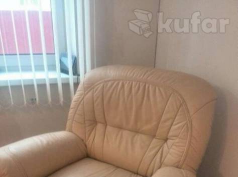 Продам кожаный диван с креслом, фотография 3