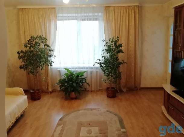Продаем квартиру с евроремонтом и мебелью 3-комнатную, фотография 2