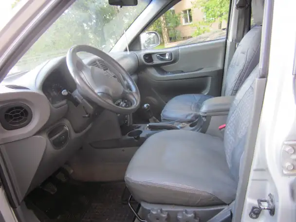 Автомобиль Hyundai Santa Fe , 2004 г.в. 2 . 0 , механика, фотография 9